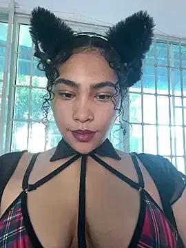 SophieD from StripChat is Freechat