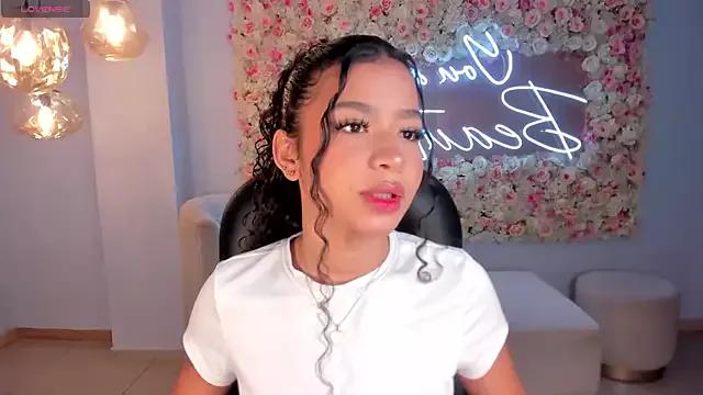 SophieHouston_ from StripChat is Freechat