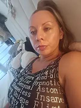 Sparkle2206 from StripChat is Freechat