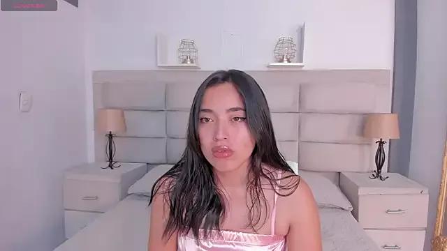 Starbutterflyy_ from StripChat is Freechat