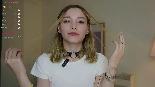 StarryMary from StripChat is Freechat