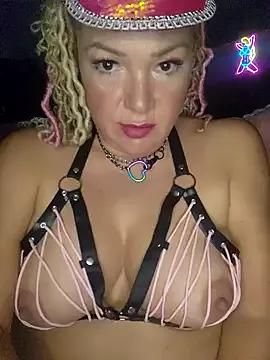Sugarloveless from StripChat is Freechat