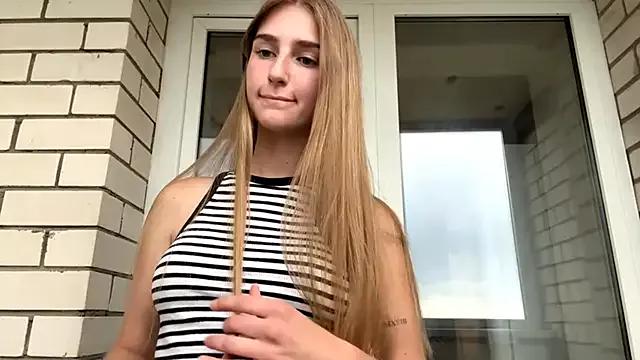 SweetJinny88 from StripChat is Freechat