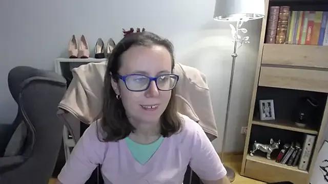 sweetxLizzy from StripChat is Freechat
