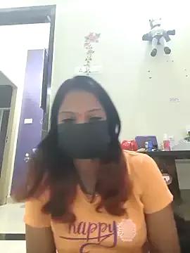 Tamil_Ishu from StripChat is Freechat