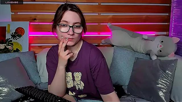Tara_Grainn from StripChat is Freechat