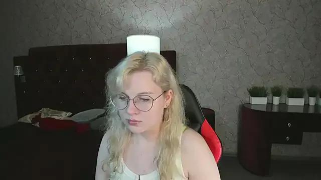 Tara_Harris from StripChat is Freechat