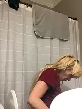 TaylorMade2223 from StripChat is Freechat