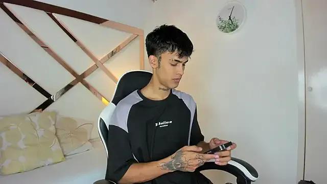 Thiago_twink from StripChat is Freechat