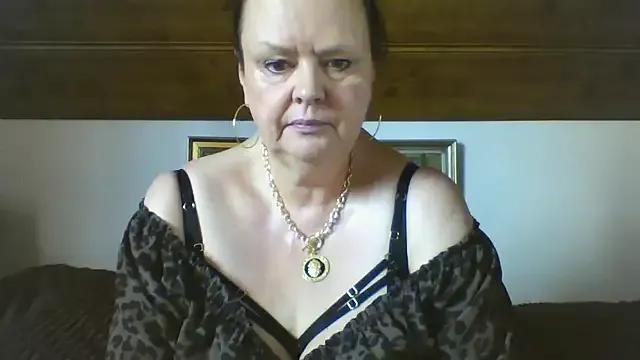 TiffanyMature from StripChat is Freechat