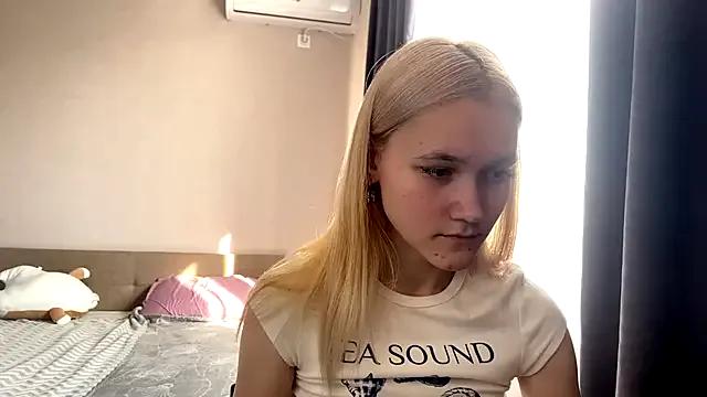 TwinedPeril from StripChat is Freechat