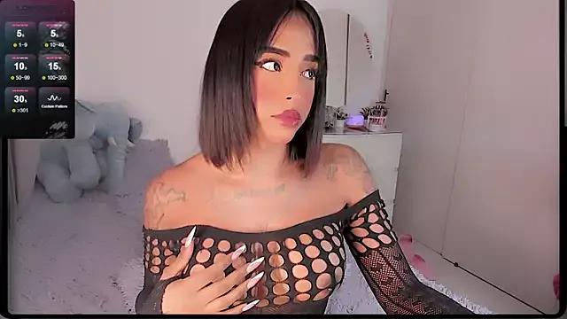 urcuttiegirl from StripChat is Freechat