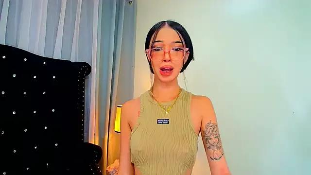 UrMassiveCockSabrinaOnTop from StripChat is Freechat