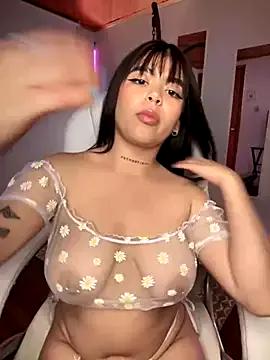 Vale18_pink from StripChat is Freechat