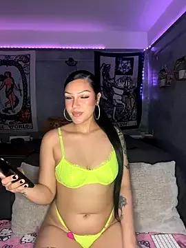 Valeriafallsxx from StripChat is Freechat