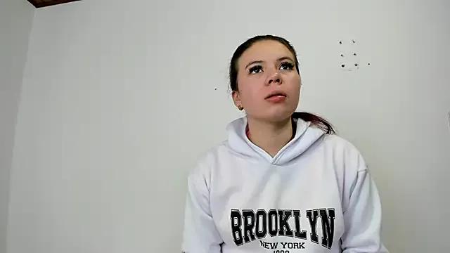 Vanessa_Martinz from StripChat is Freechat