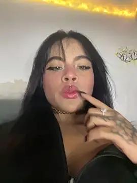Veeronica_ from StripChat is Freechat