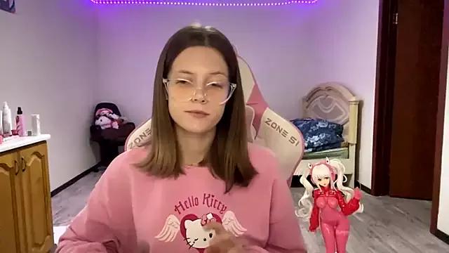 VibeQueenLucy from StripChat is Freechat