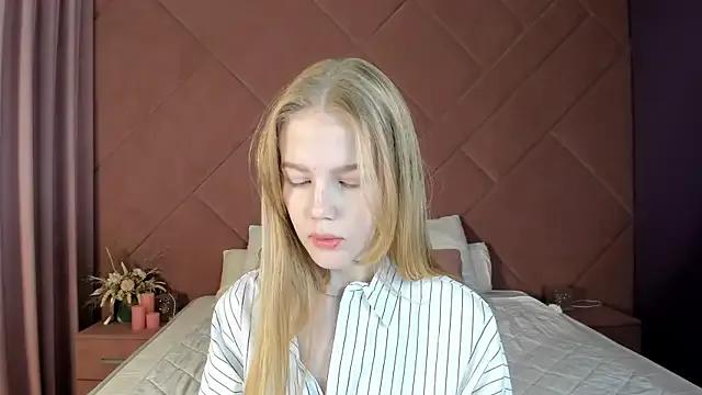 Vicki_Todd from StripChat is Freechat