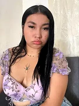 Vicky_bloonde from StripChat is Freechat