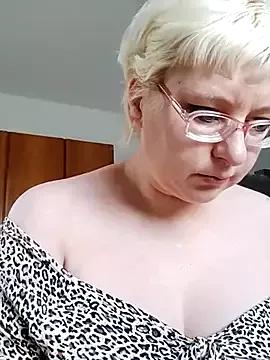 VikaKing from StripChat is Freechat