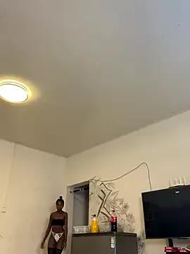 Violet2014 from StripChat is Freechat