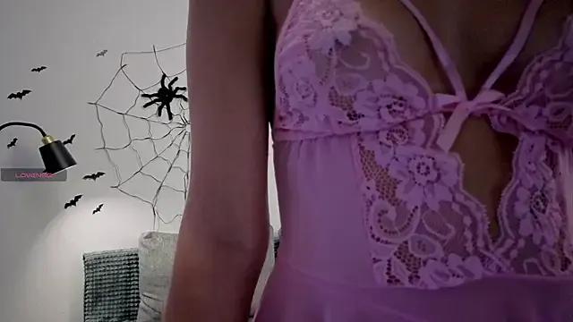 violetwluv from StripChat is Freechat