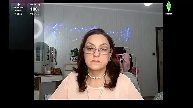 Vivian_Violet_ from StripChat is Freechat