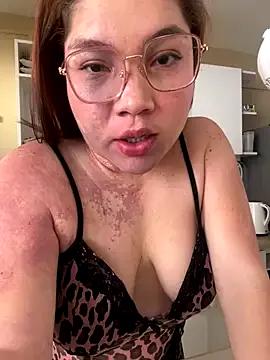 WhiteWomen from StripChat is Freechat
