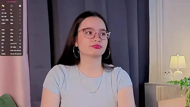 WildaBisom from StripChat is Freechat