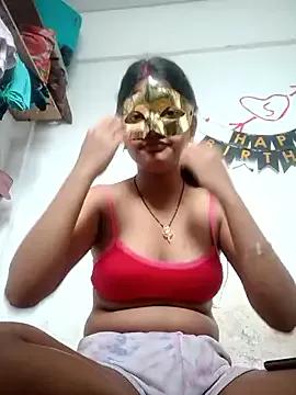 Your-Samayra from StripChat is Freechat