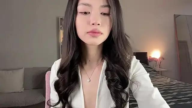 yourlittlesunrise_ from StripChat is Freechat