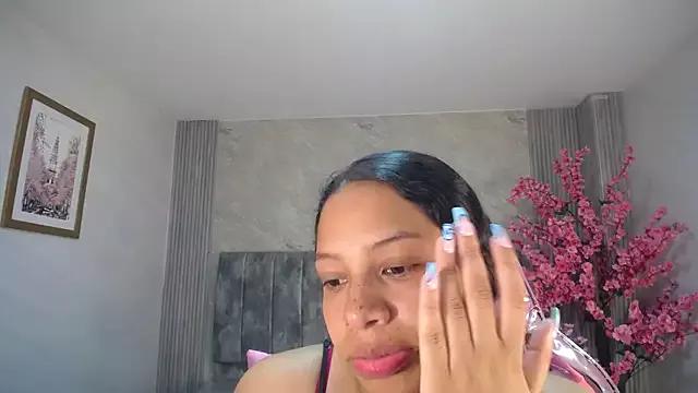 zhara_rose_s from StripChat is Freechat