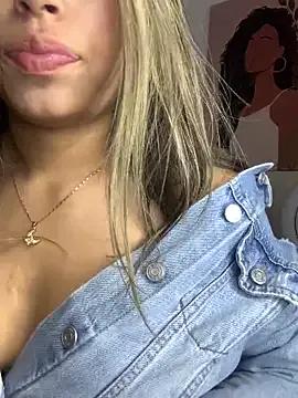 ZoeMillerPink_ from StripChat is Freechat