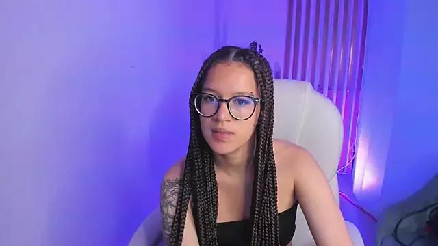 ZoeWestt from StripChat is Freechat