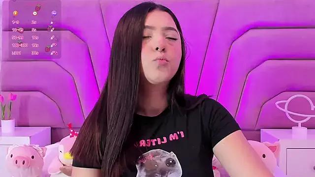 zoewillian from StripChat is Freechat