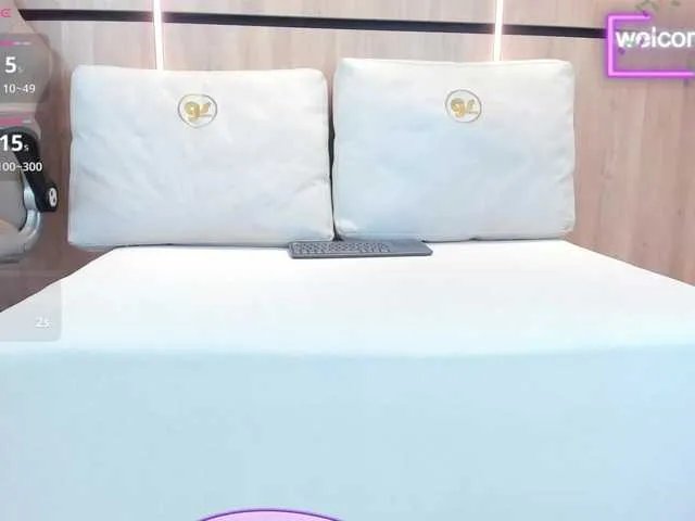 Freechat AdelaChase on BongaCams