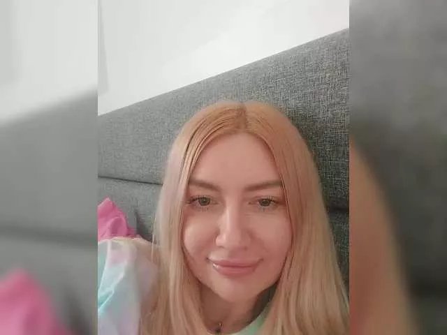 Offline AlenaFeya on BongaCams