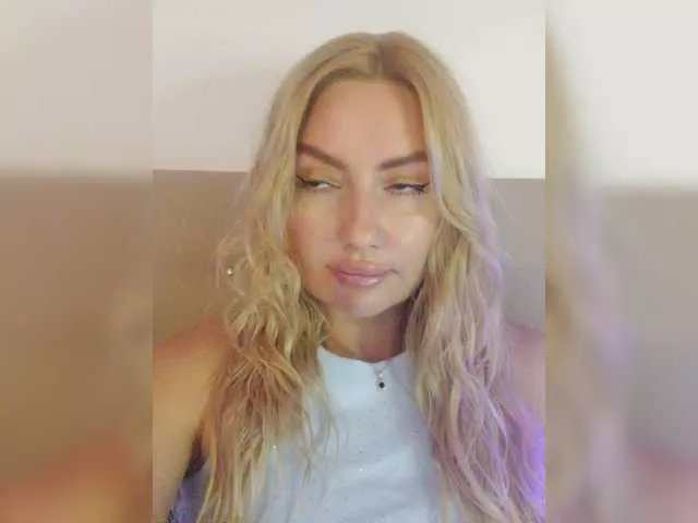 Offline AlenaFeya on BongaCams