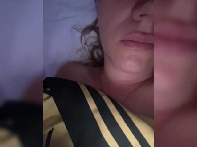 Freechat Alenushka888 on BongaCams