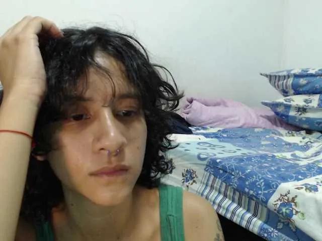 AlinaWoolf on BongaCams