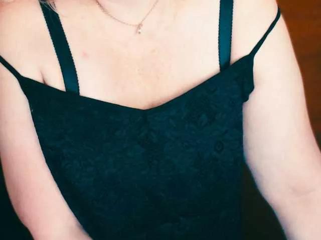 Offline Alisa1917 on BongaCams