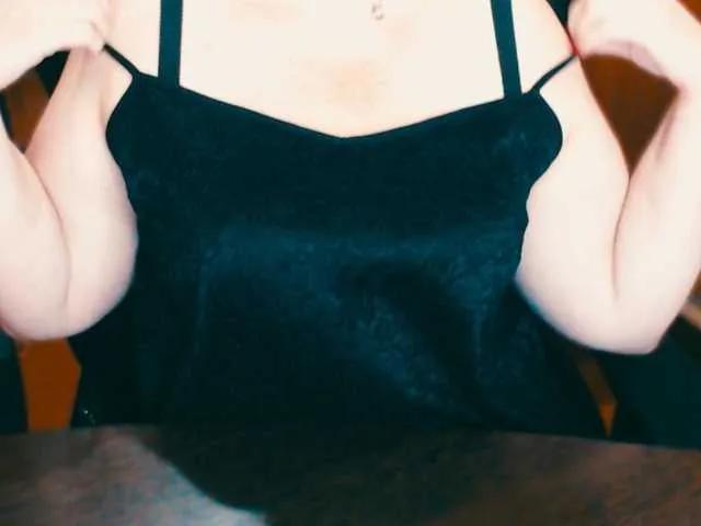 Offline Alisa1917 on BongaCams