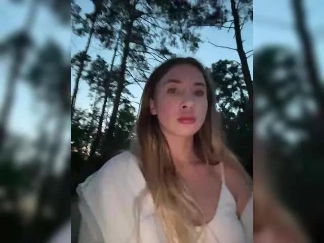 Freechat alizii on BongaCams