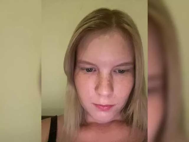 Offline Amelia2004 on BongaCams