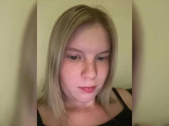 Offline Amelia2004 on BongaCams