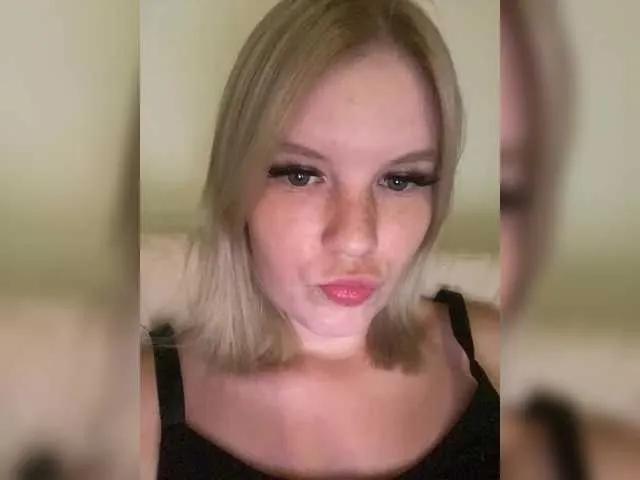 Offline Amelia2004 on BongaCams