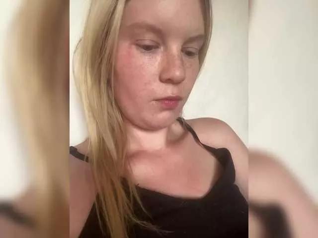 Offline Amelia2004 on BongaCams