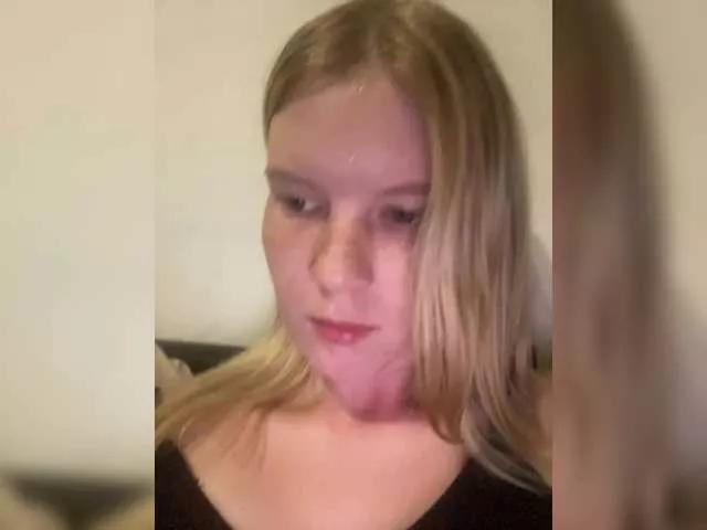 Offline Amelia2004 on BongaCams