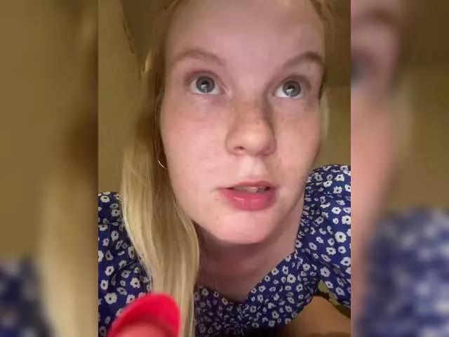 Offline Amelia2004 on BongaCams